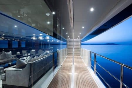 Ce qu'il faut savoir avant d'acheter son premier yacht 2025