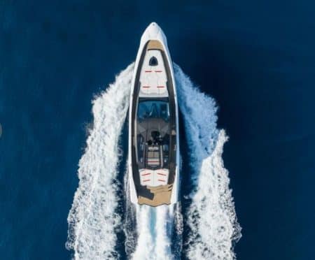 Guide pour choisir le bon modèle de yacht : Motor Yacht ou Sailing Yacht 2024
