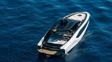 Le charme discret des petits yachts de luxe 2025