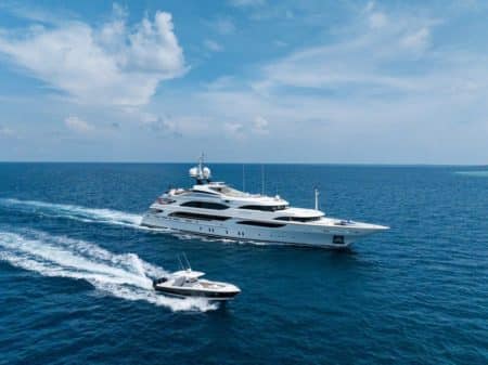 The French Riviera: an idyllic setting for luxury yachts 2024