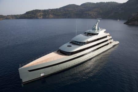 Naviguer en toute saison : les yachts adaptés au grand froid 2025