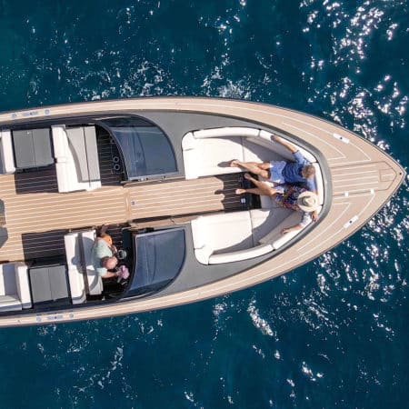 Location yacht journée M/Y REBORN 38 BOWRIDER