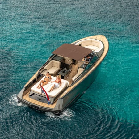 Location yacht journée M/Y REBORN 38 BOWRIDER