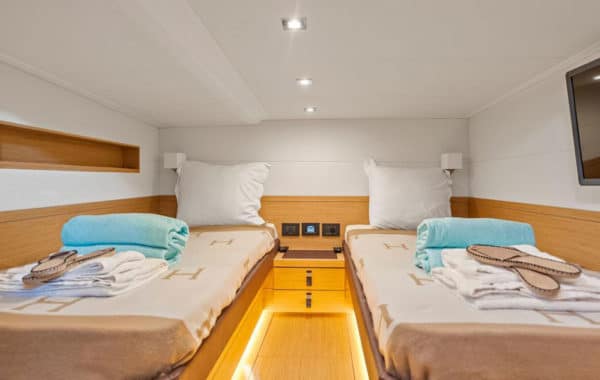 Day Yacht Charter PARDO 50