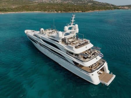 Renforcer-marque-unique-mega-yacht