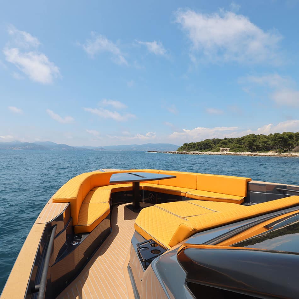 Day-Yacht-Charter-OKEAN-55-2 Location Yacht à la journée OKEAN 55