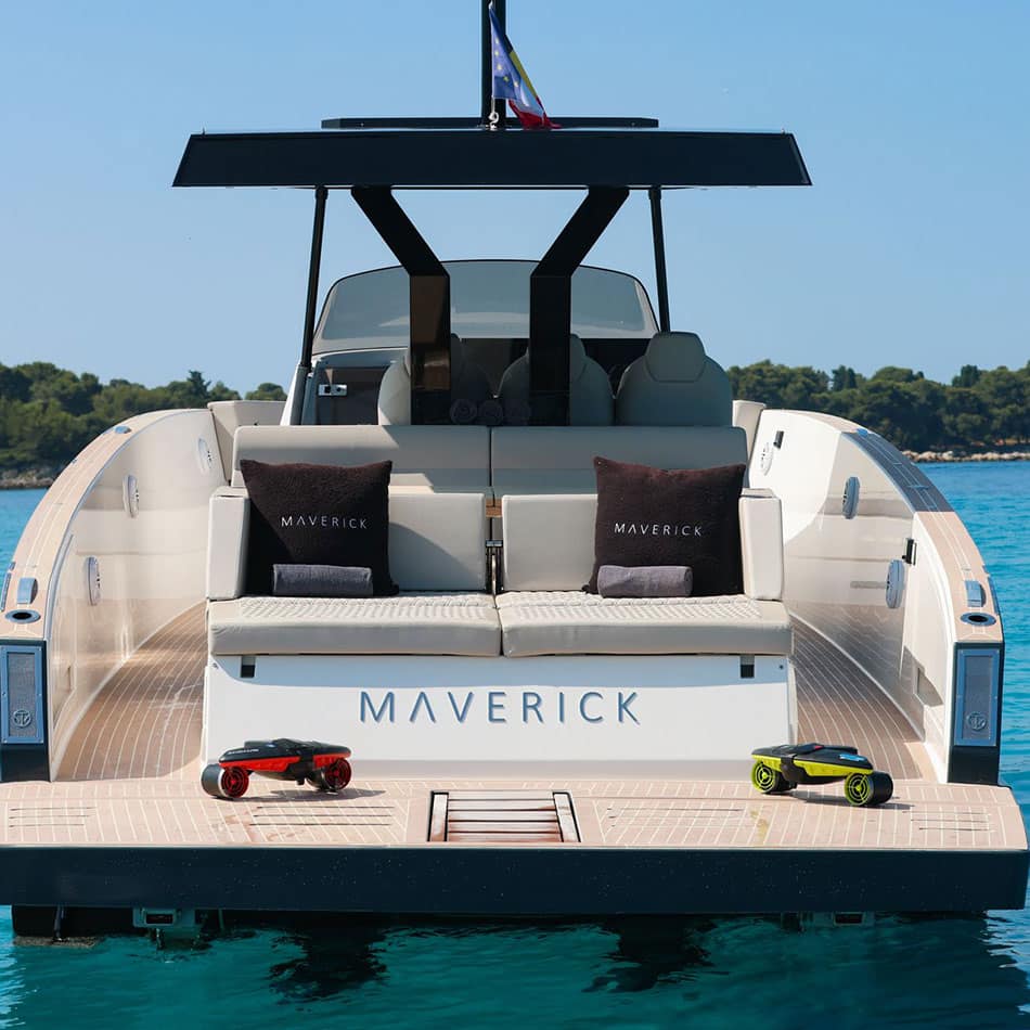 Day Yacht Charter TESORO 40 Day Yacht Charter TESORO 40