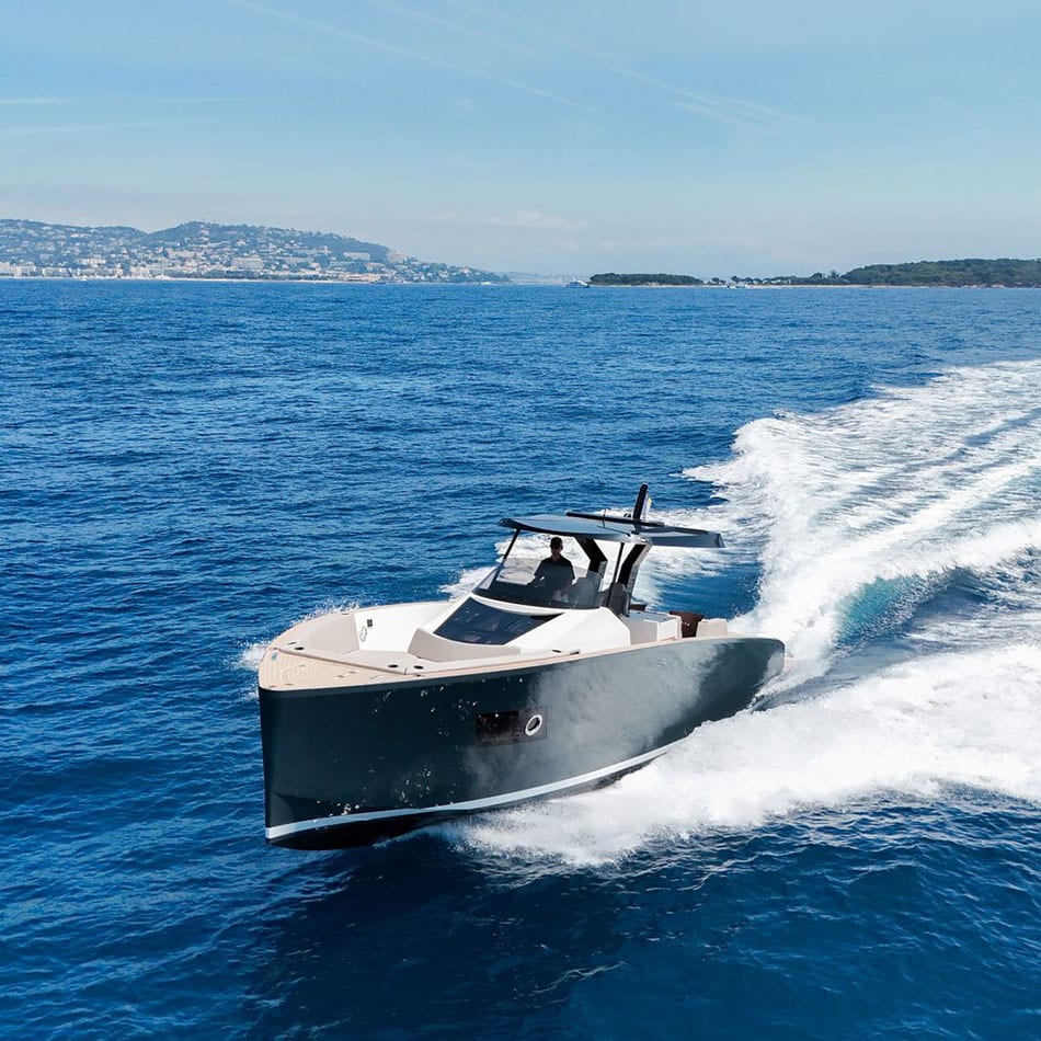 Day Yacht Charter TESORO 40 Day Yacht Charter TESORO 40