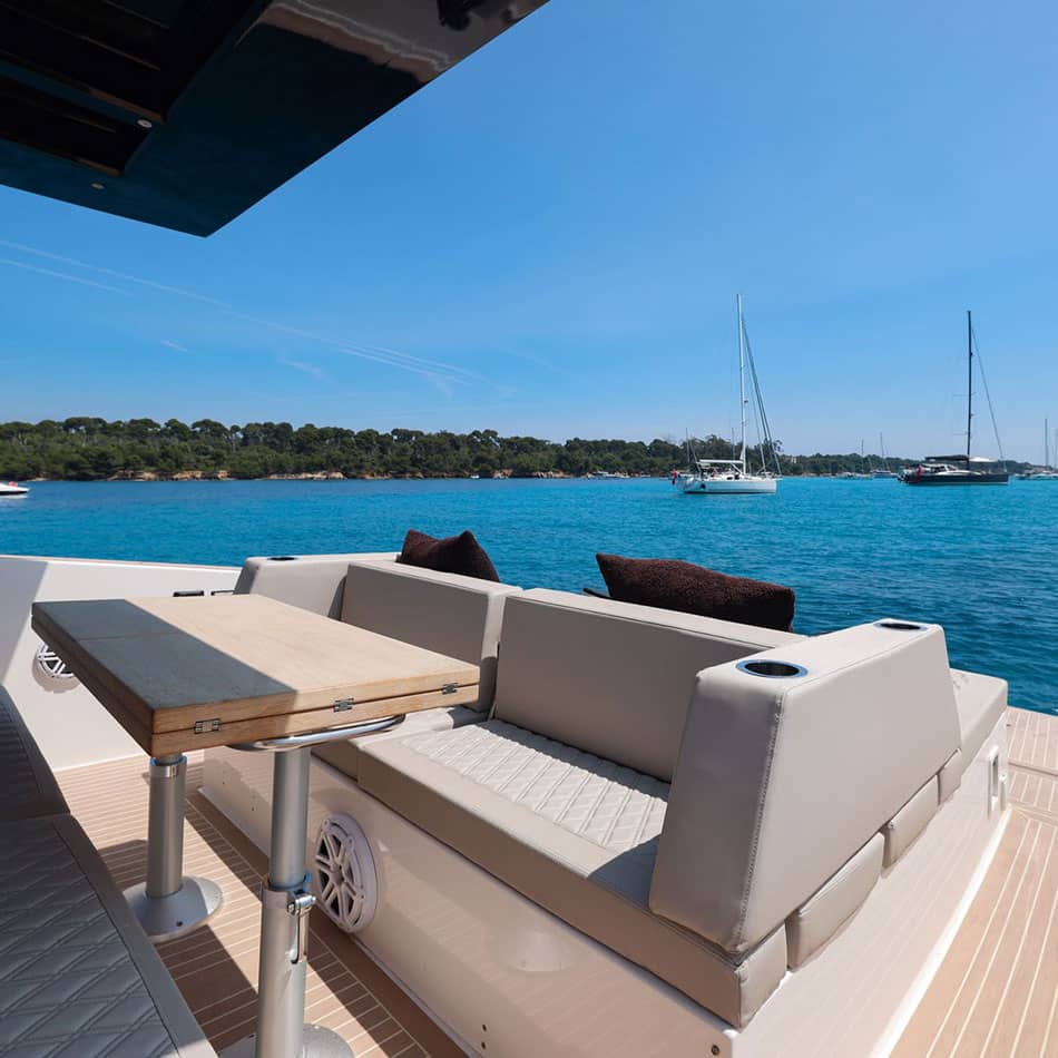 Day Yacht Charter TESORO 40 Day Yacht Charter TESORO 40
