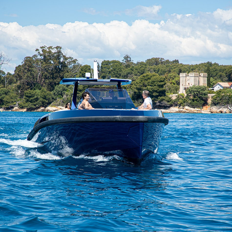 Day yacht charter in Cannes: Wally 48 Day yacht charter in Cannes: Wally 48