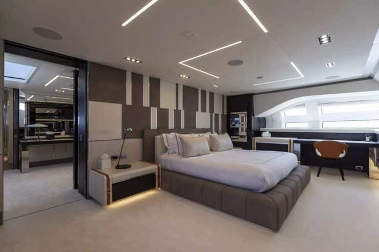 MY ARINA_pershing yachts