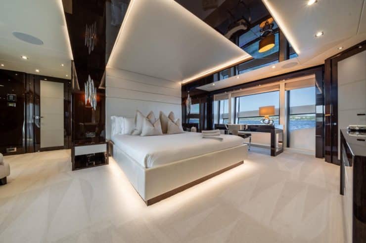 Sunseeker yacht_Berco Voyager