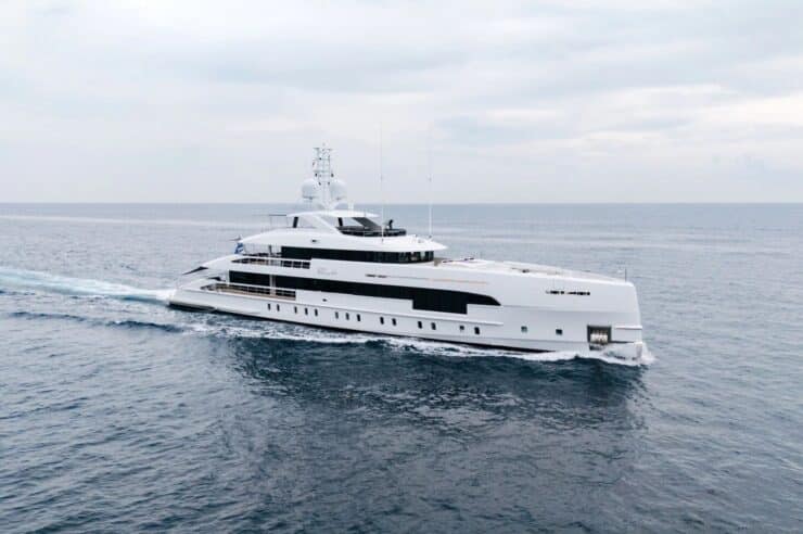 MY ELA_HEESEN yacht
