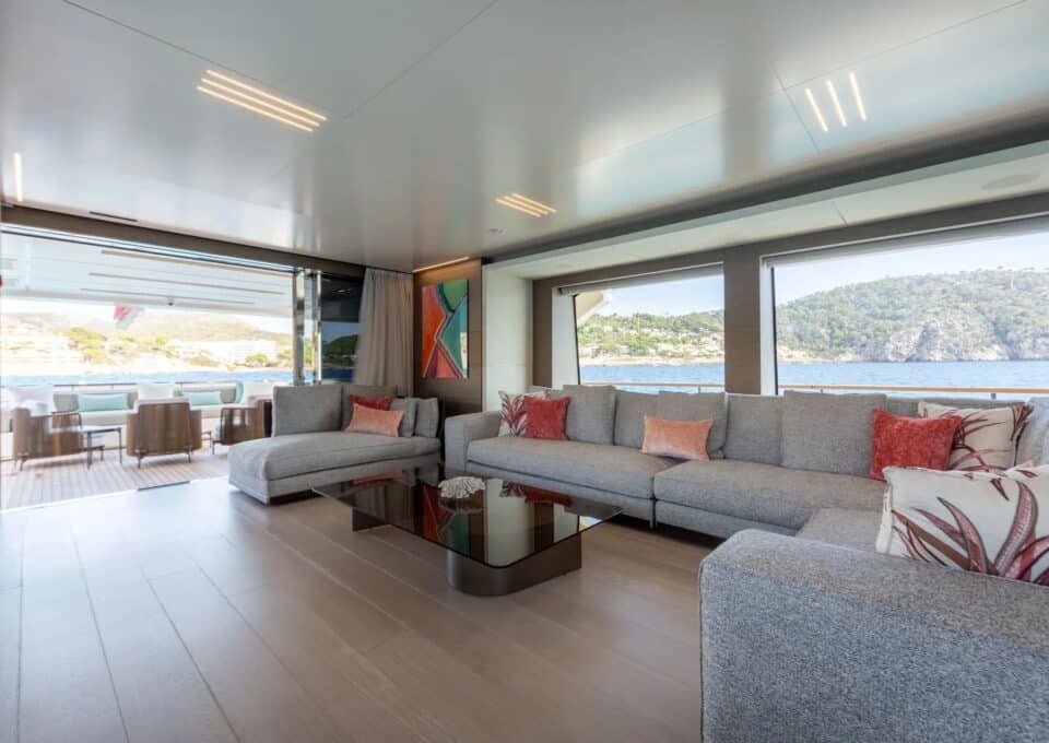 MY Kiki V_custom line yacht