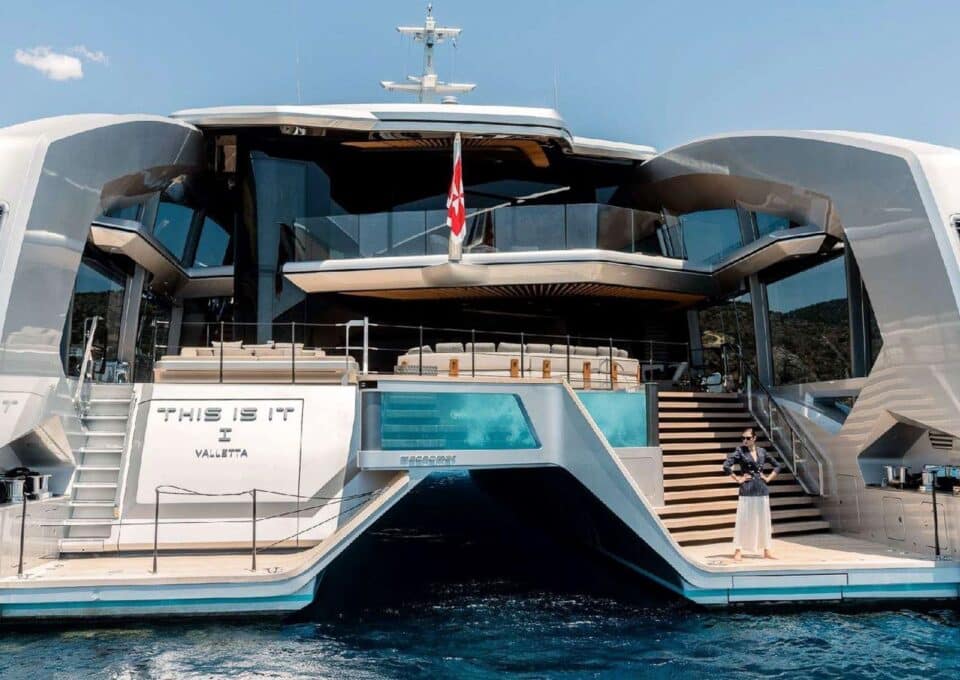 MY This is it_43m yacht_Tecnomar
