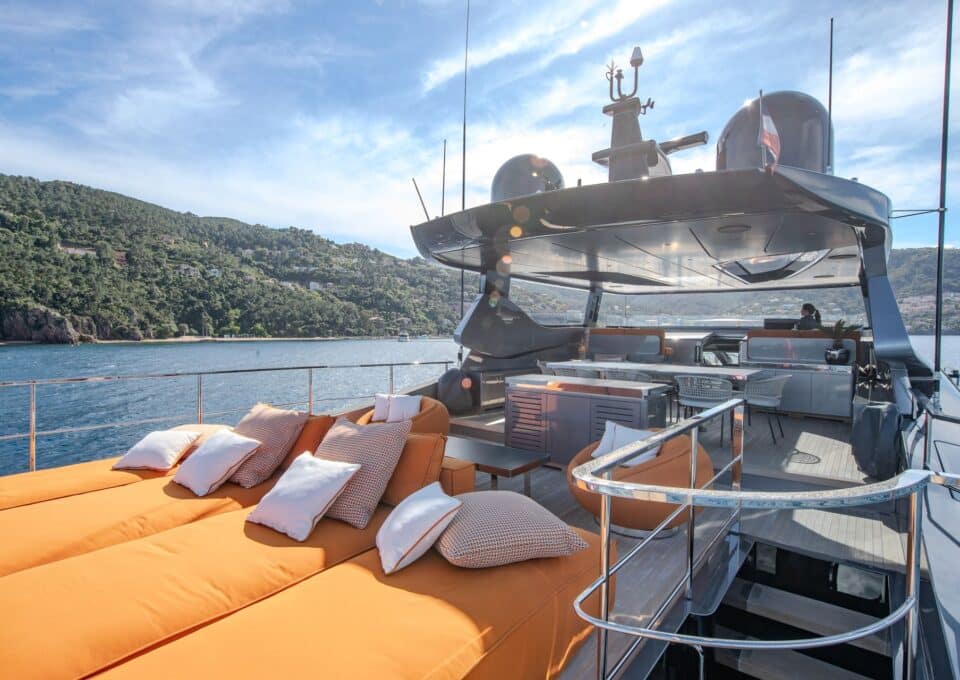 MY BENJOLI Mangusta Gransport 33